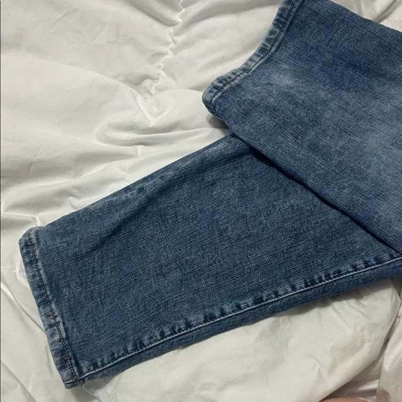 Torrid stretch Classic Blue Denim Jeans capris - Picture 4 of 4